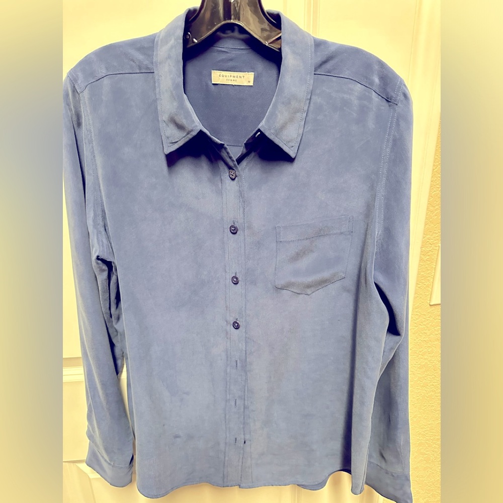 Equipment silk button down